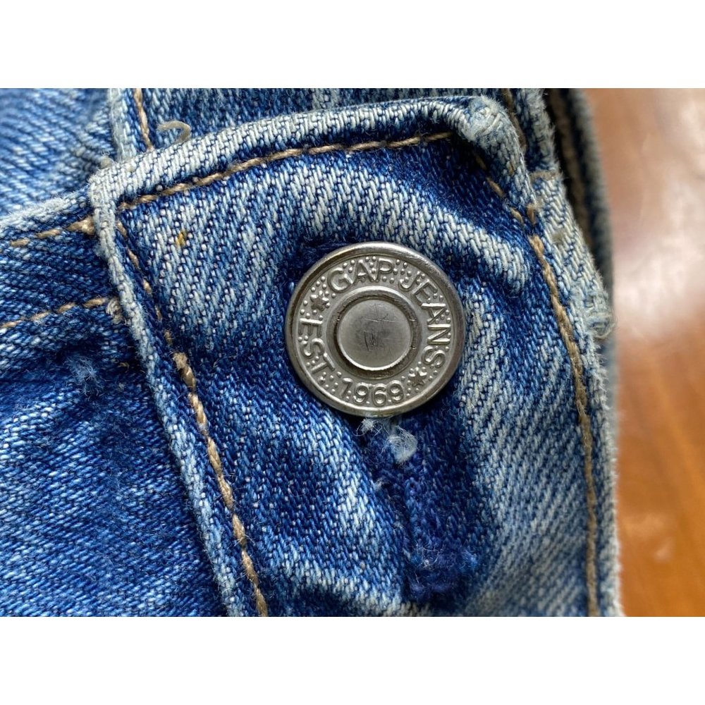 Gap Women's Blue Denim Jacket Size Medium Button Up Classic Look - Picture 10 of 10
